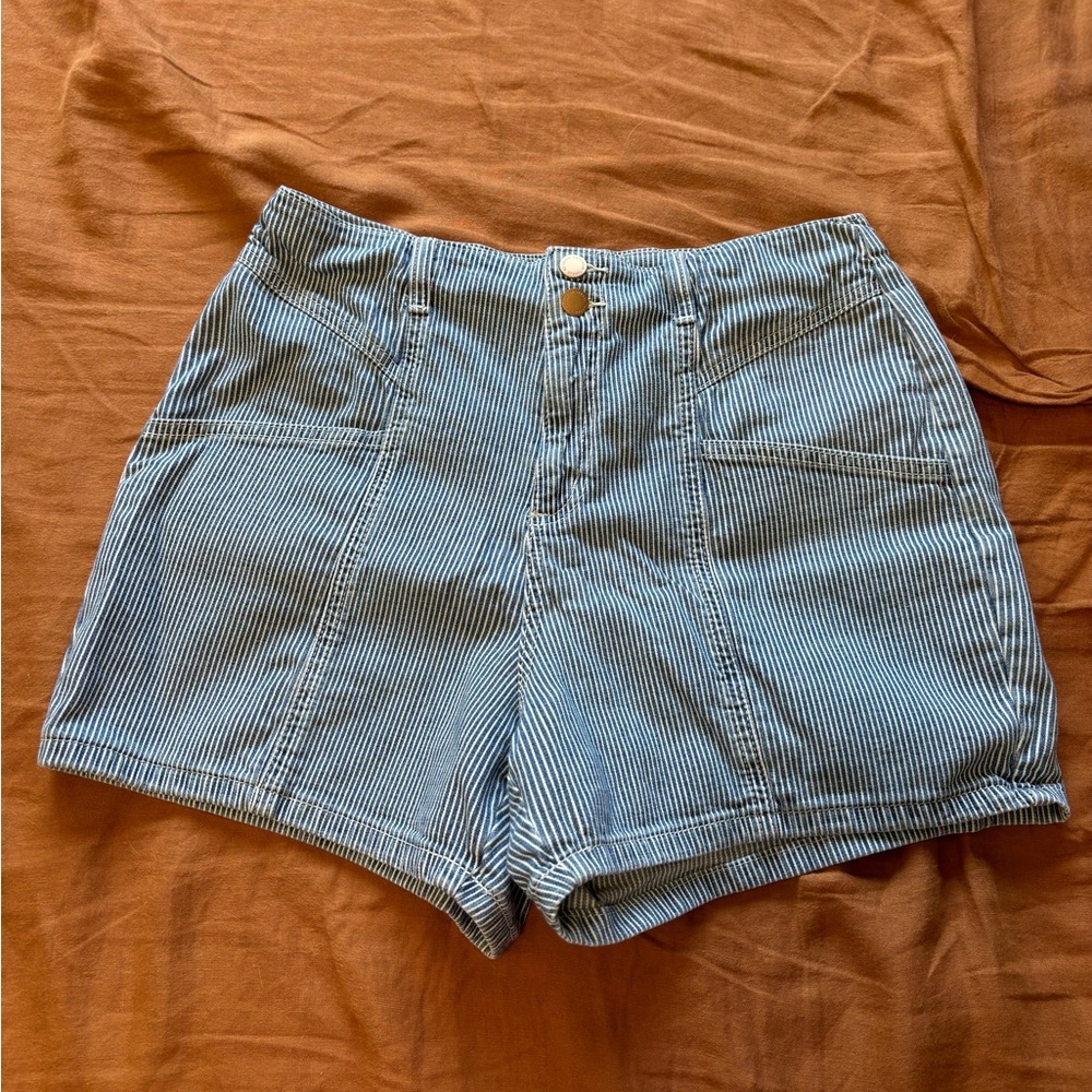 Universal Thread High Rise Striped Short - Women’s 10